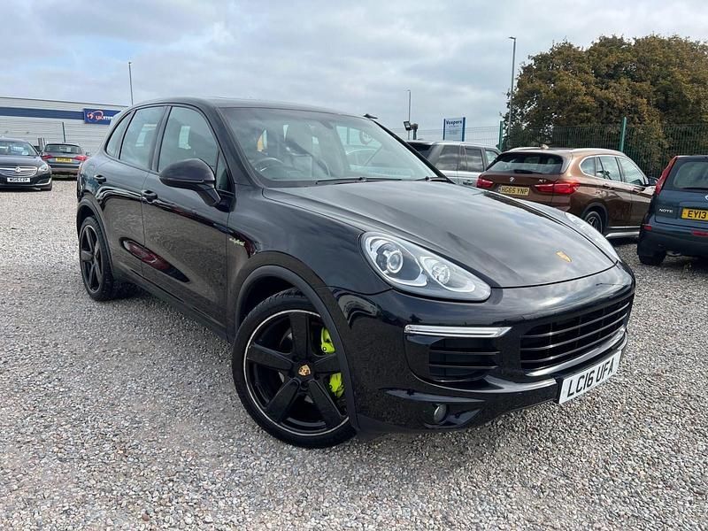 Black Used 2016 Porsche Cayenne S E-Hybrid SUV | £17,995 - Image 1/4