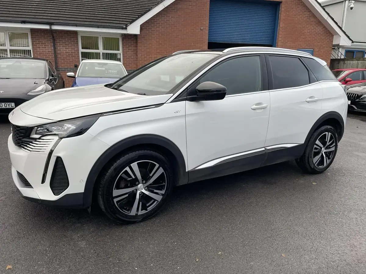 Used Peugeot 3008 GT 131 HP (96 kW) 2021 White SUV