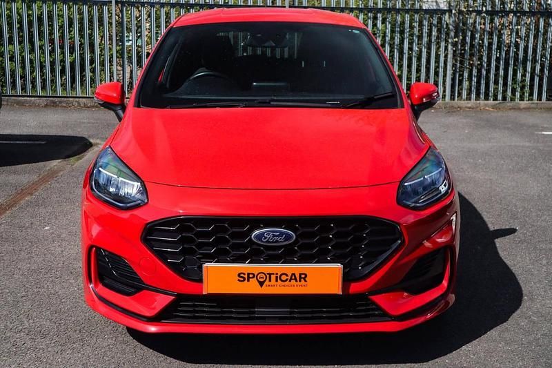 Usado Ford Fiesta ST-Line 99 HP (72 kW) 2023 Vermelho Citadino
