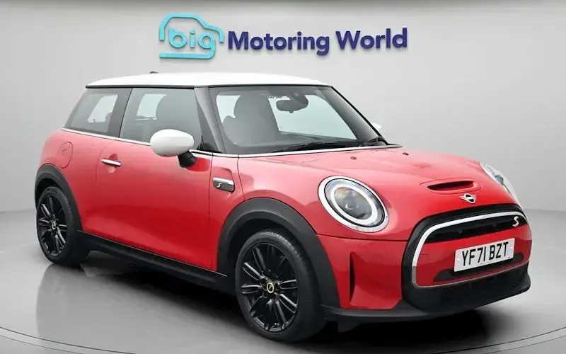 Used Mini Cooper Level 2 135 kW (184 HP) 2023 Hatchback