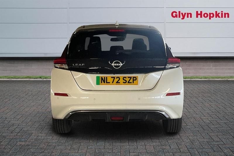 Used Nissan Leaf Tekna 110 kW (150 HP) 2022 White Hatchback