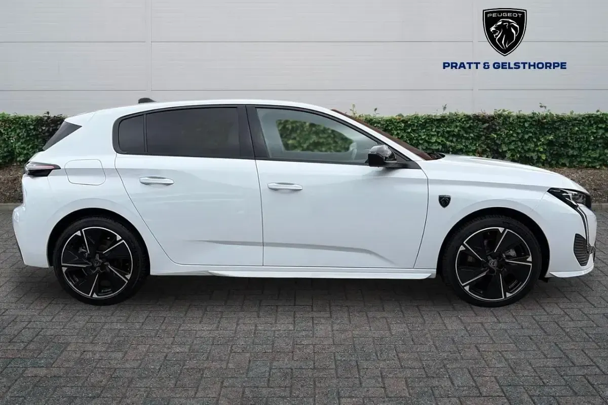 Used Peugeot e-308 GT 113 kW (154 HP) 2024 White Hatchback