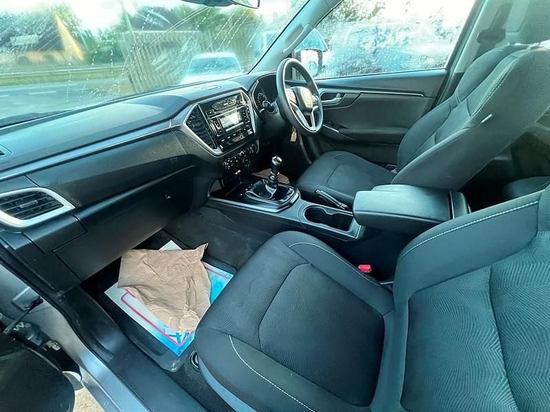 Used Isuzu Pick up 164 HP (120 kW) 2021 Silver Pickup