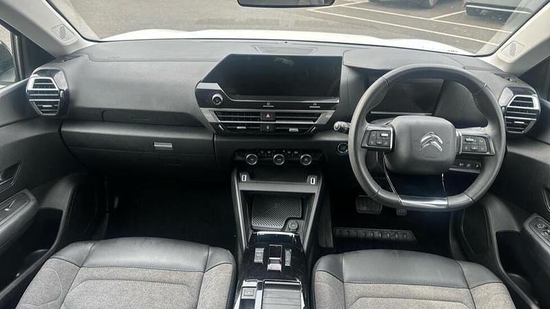 Usado Citroën e-C4 98 kW (134 HP) 2023 Branco Citadino