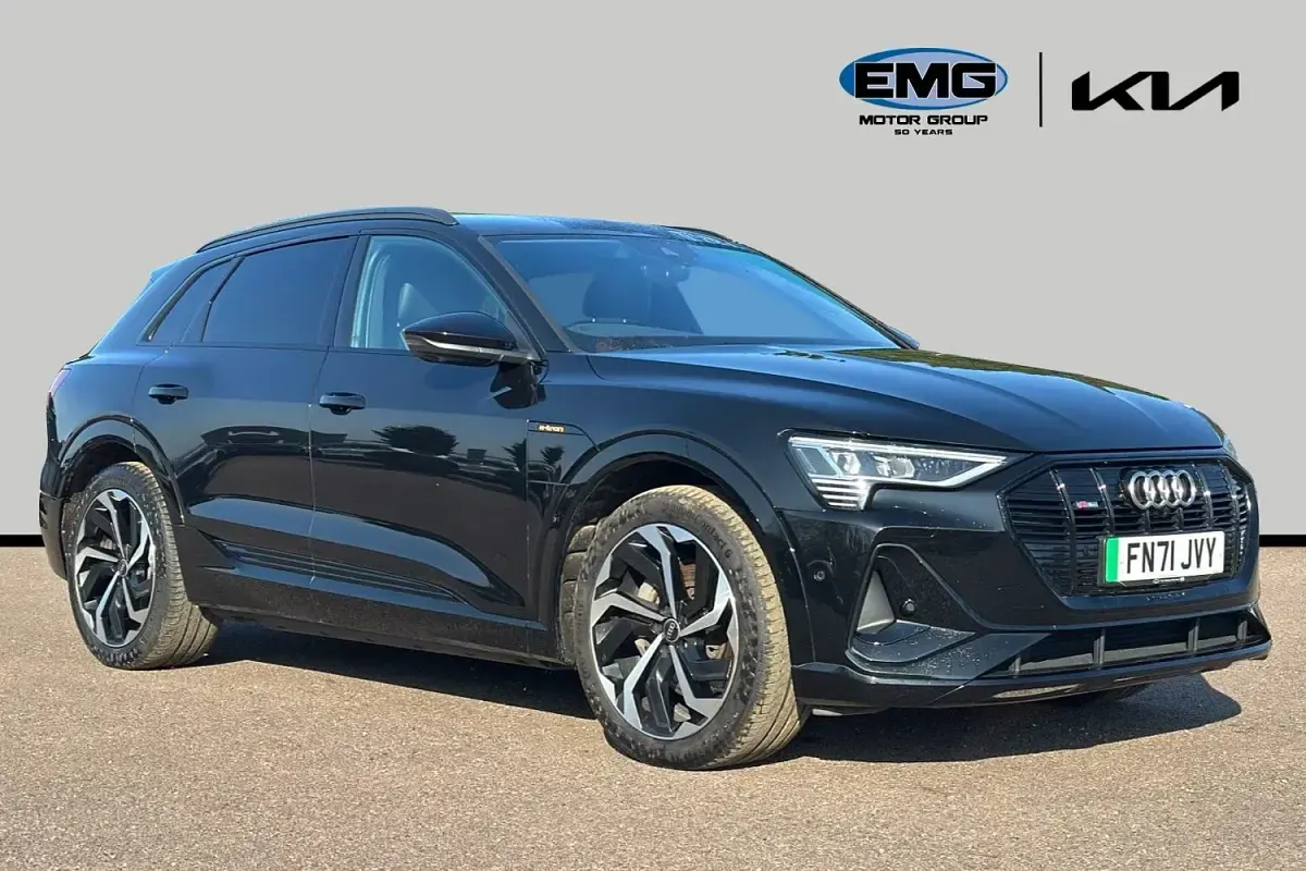 Begagnad Audi e-tron Black Edition 230 kW (313 HK) 2021 Svart SUV