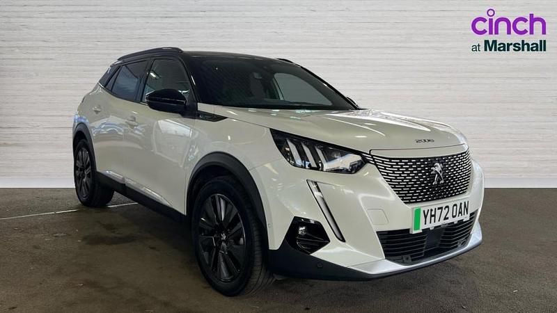 Used Peugeot e-2008 Premium 100 kW (136 HP) 2022 White SUV
