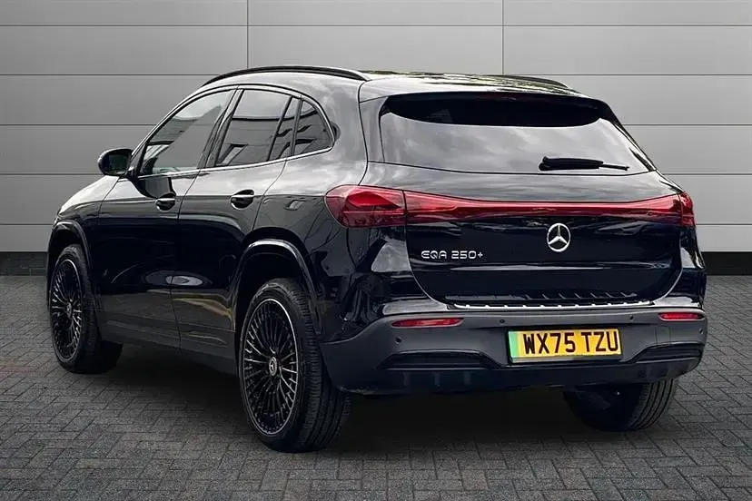 Begagnad Mercedes EQA250+ Urban 139 kW (190 HK) 2025 Svart SUV