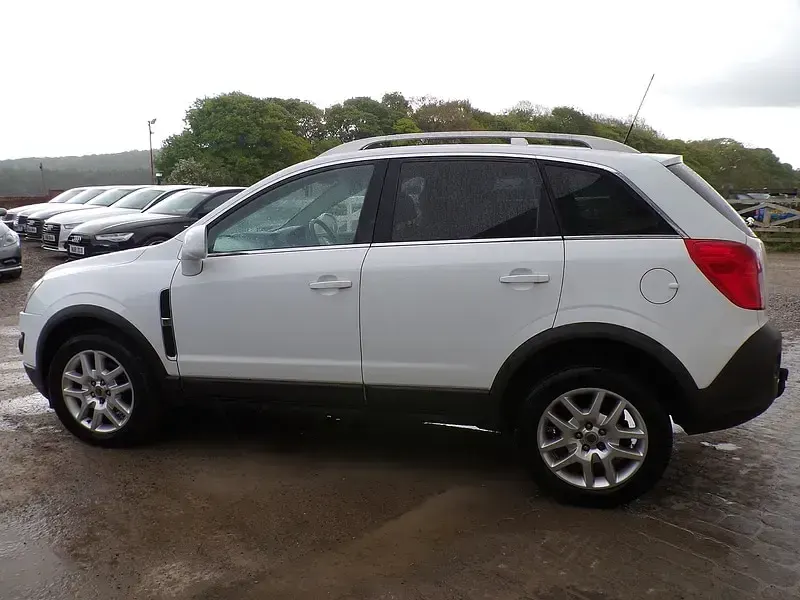 Used Vauxhall Antara 2012 White SUV