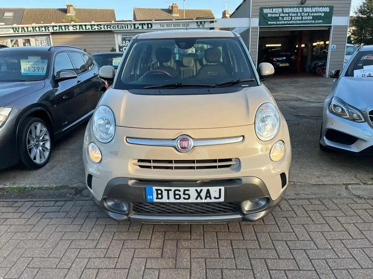 Used Fiat 500L Trekking 85 HP (62 kW) 2015 Beige MPV