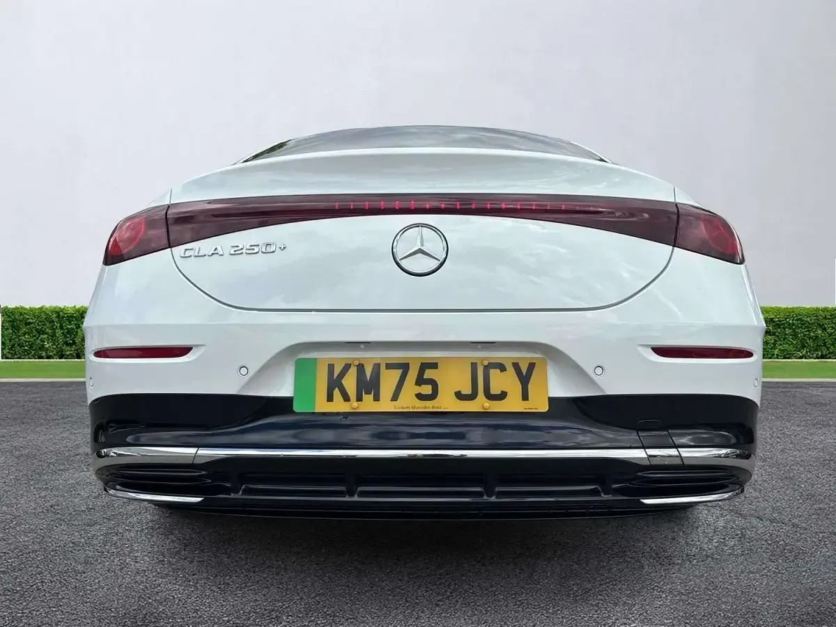 Usado Mercedes CLA 250+ AMG line 200 kW (272 HP) 2025 Branco Sedan