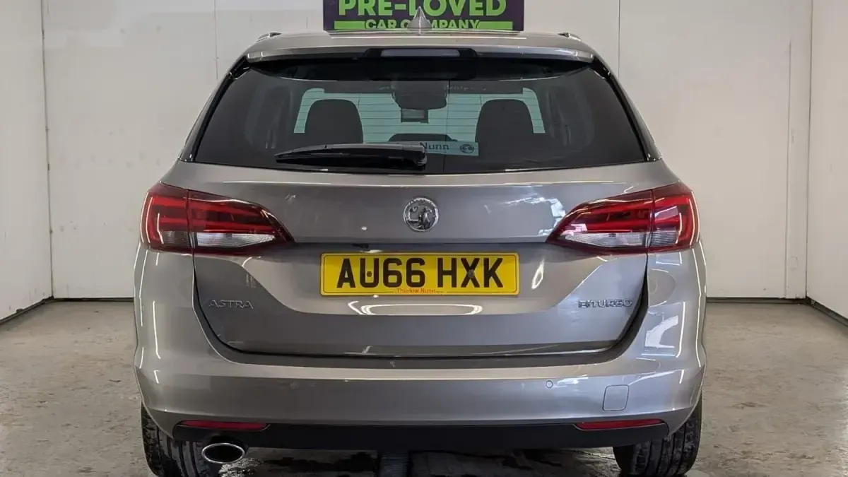 Używany Vauxhall Astra Elite 160 KM (117 kW) 2016 Szary Kombi