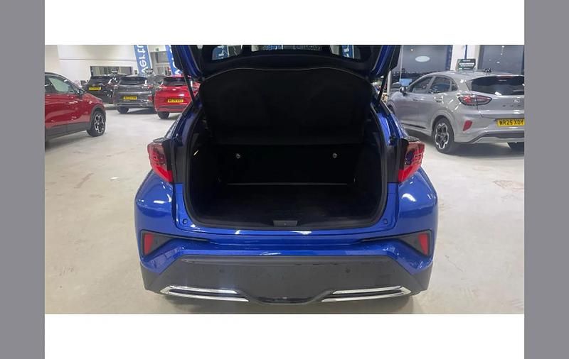 Used Toyota C-HR 184 HP (135 kW) 2020 Blue SUV