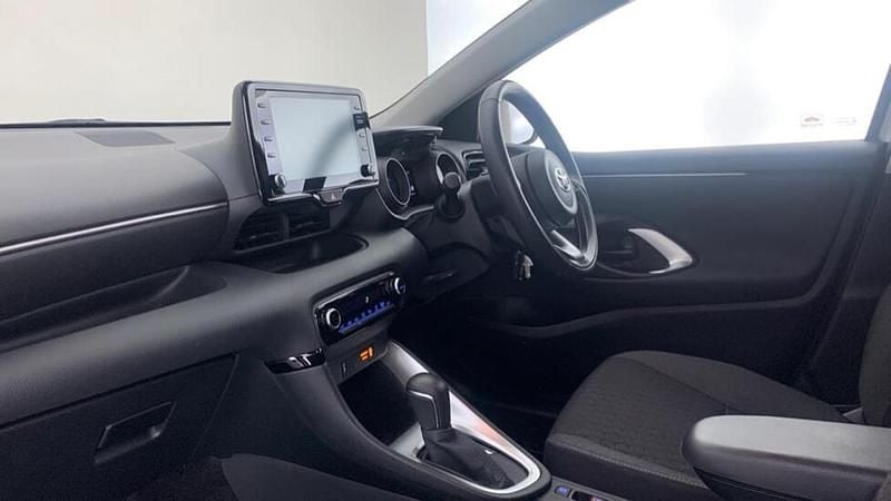 White Used 2023 Toyota Yaris Hybrid Design | £18,197 (Fair price) - Image 1/4