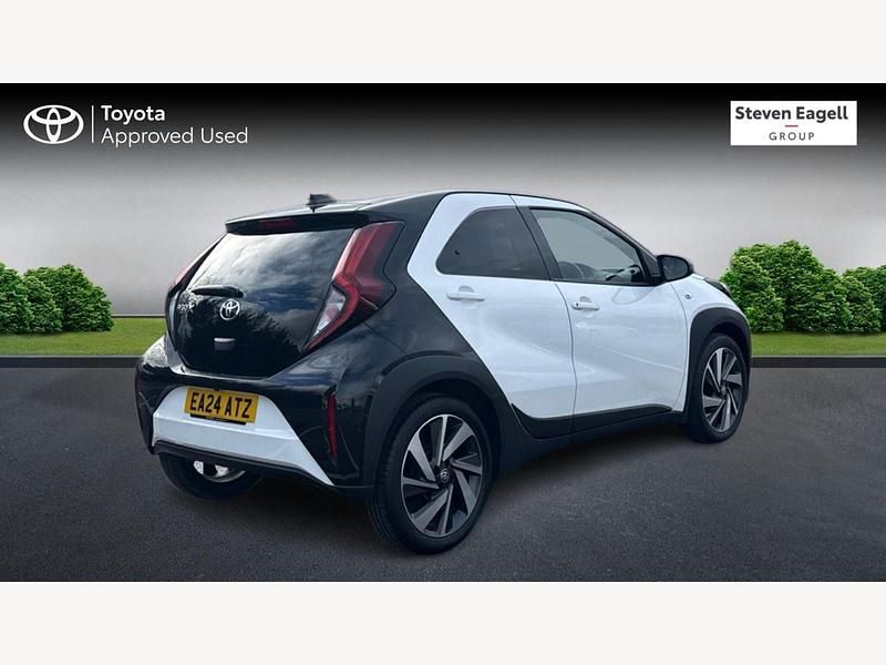Used Toyota Aygo X 72 HP (52 kW) 2024 White SUV
