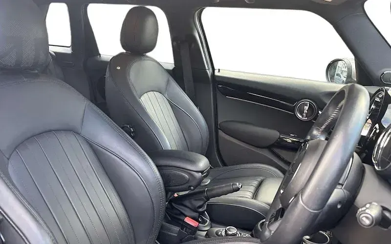 Used Mini Cooper Exclusive 136 HP (100 kW) 2021 Black Hatchback
