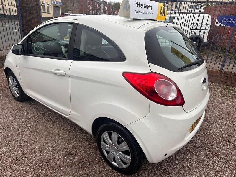 Used Ford Ka 69 HP (50 kW) 2010 White Hatchback
