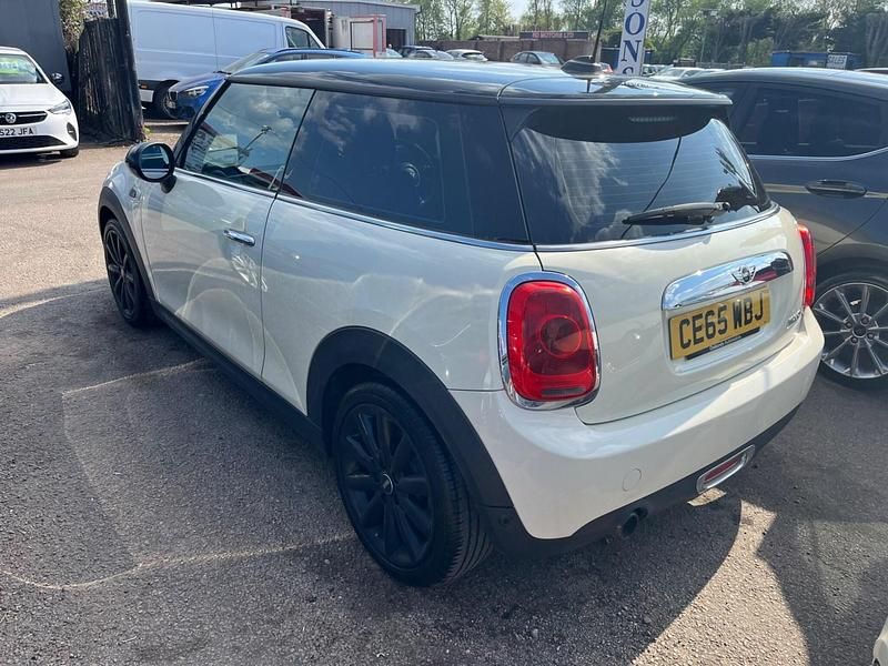 Begagnad Mini Cooper Hatch 2015 Vit Halvkombi