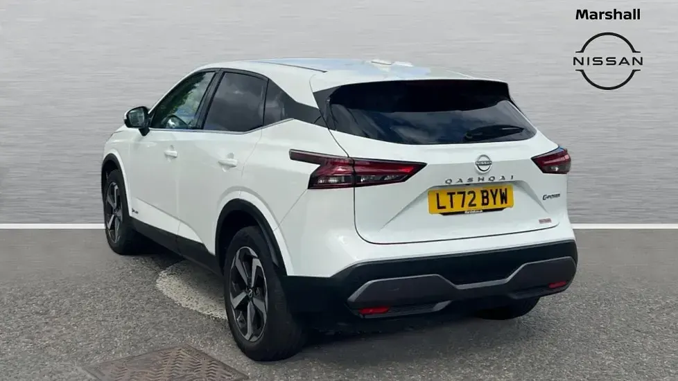 Used Nissan Qashqai N-Connecta 190 HP (139 kW) 2022 White SUV