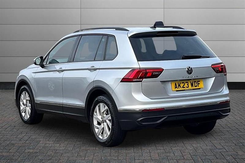 Used VW Tiguan Life 150 HP (110 kW) 2023 Silver SUV