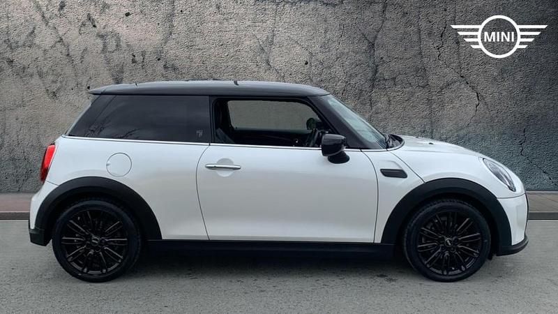 Used Mini Cooper Exclusive 136 HP (100 kW) 2023 White Hatchback