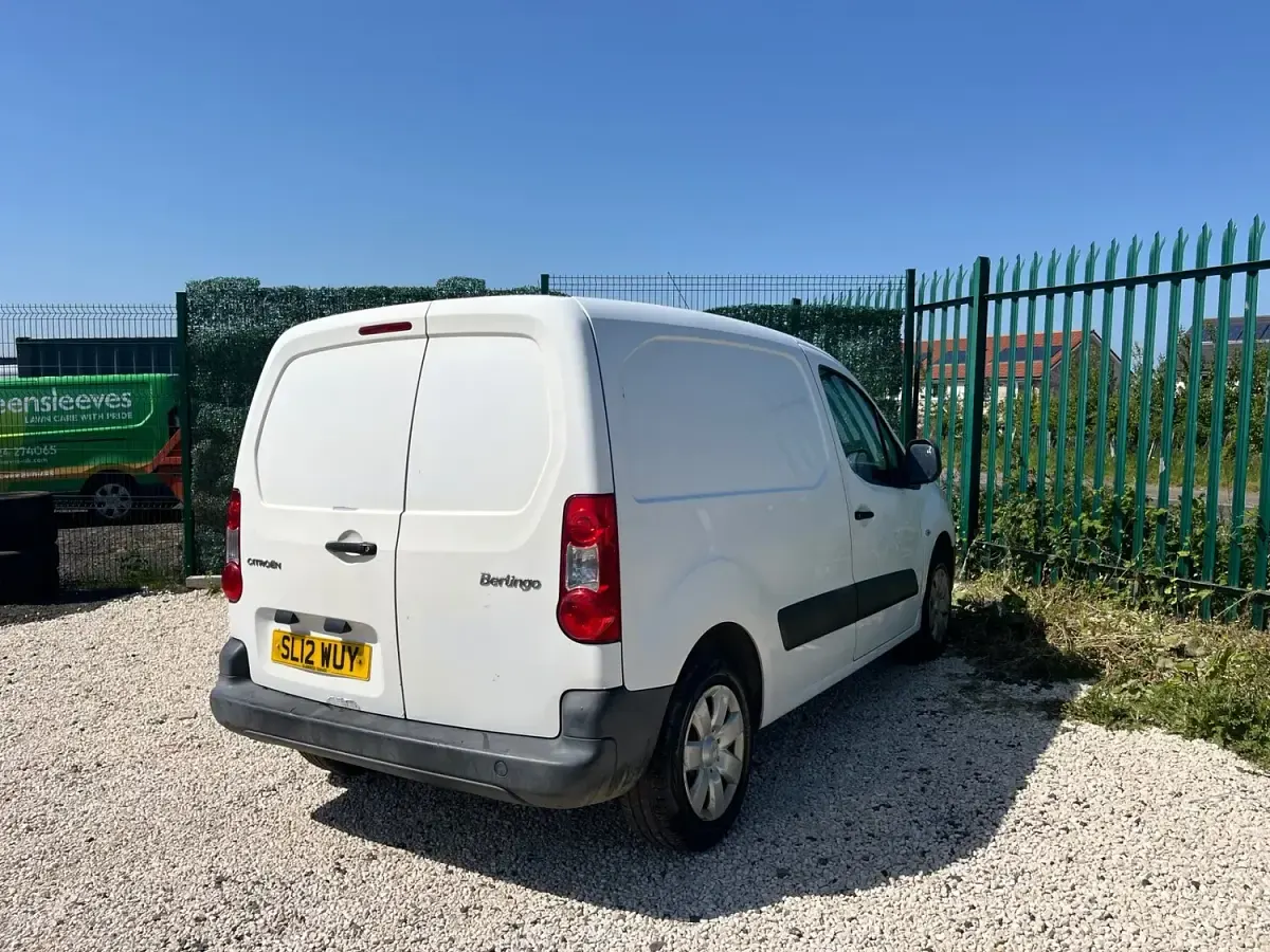 Used Citroën Berlingo 75 HP (55 kW) 2012 White MPV