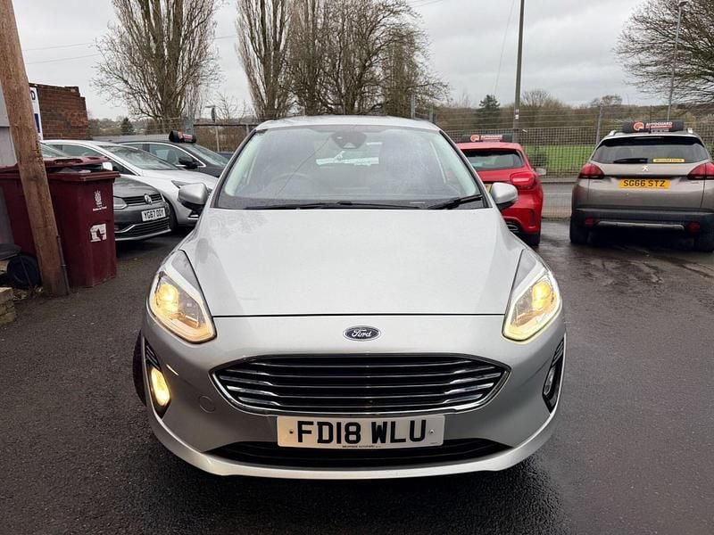 Used Ford Fiesta Zetec 85 HP (62 kW) 2018 Silver Hatchback