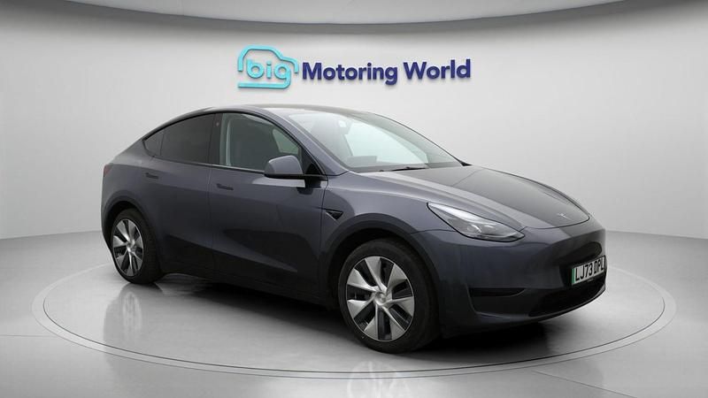 Grey Used 2023 Tesla Model Y RWD SUV | £24,500 (Fair price) - Image 1/4