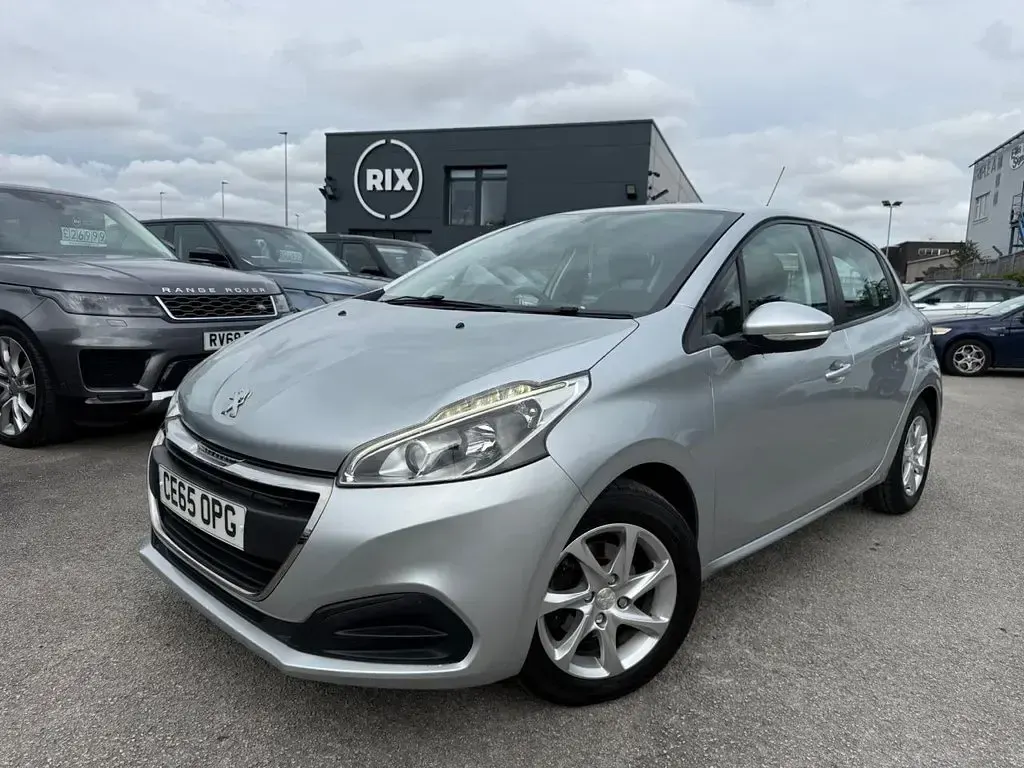 Used Peugeot 208 Active 82 HP (60 kW) 2015 Silver Hatchback