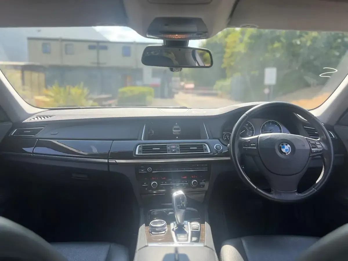 Used BMW 730 Comfort Edition 258 HP (189 kW) 2014 Silver Sedan
