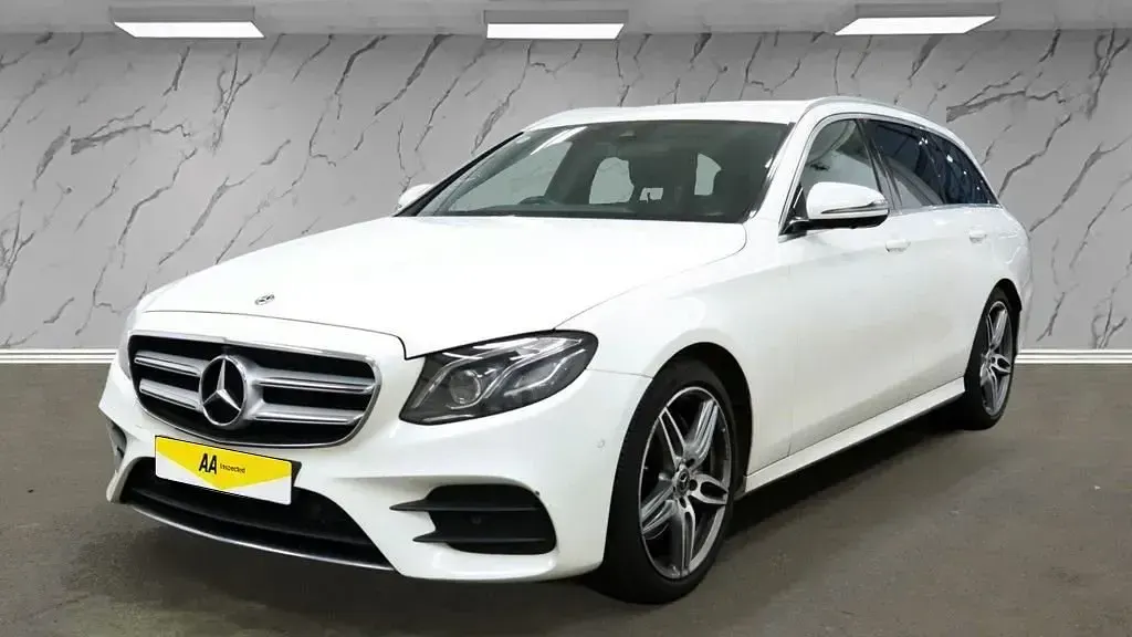 Gebraucht Mercedes E220 AMG line 194 PS (142 kW) 2019 Weiß Kombi