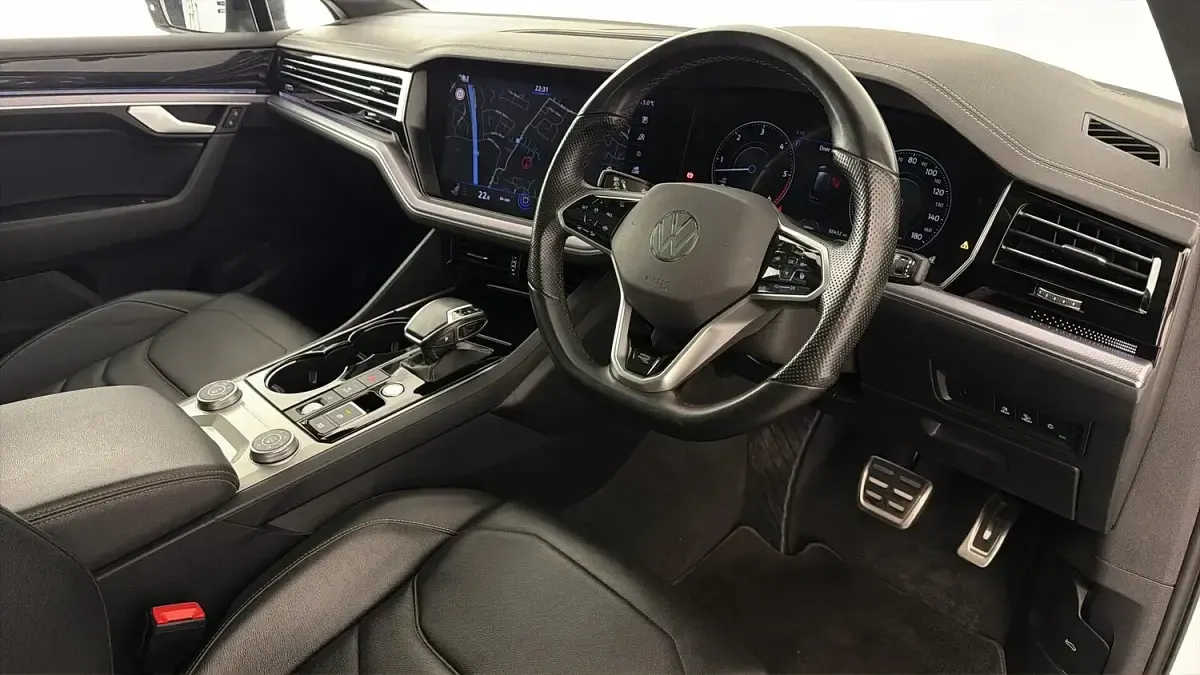 Used VW Touareg Black Edition 286 HP (210 kW) 2022 Pure white SUV