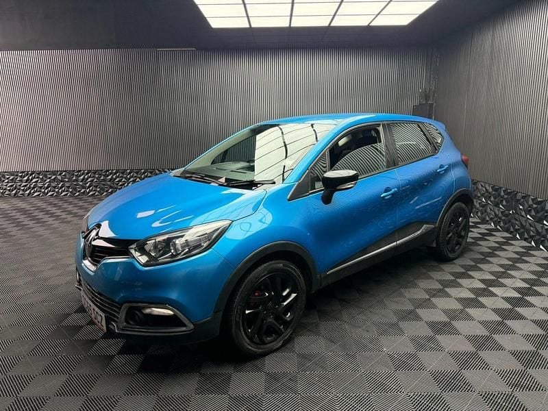 Used Renault Captur Dynamique 90 HP (66 kW) 2015 Blue SUV