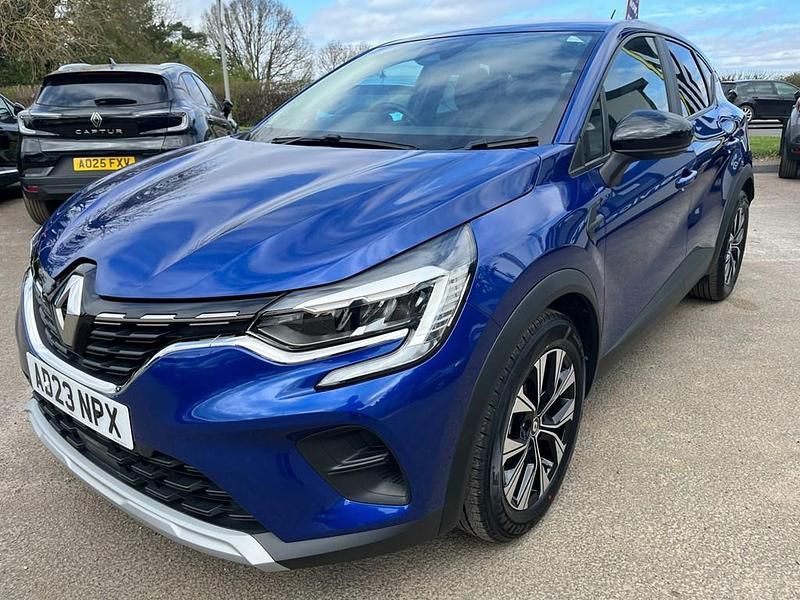Usado Renault Captur Evolution 145 HP (106 kW) 2023 Azul SUV