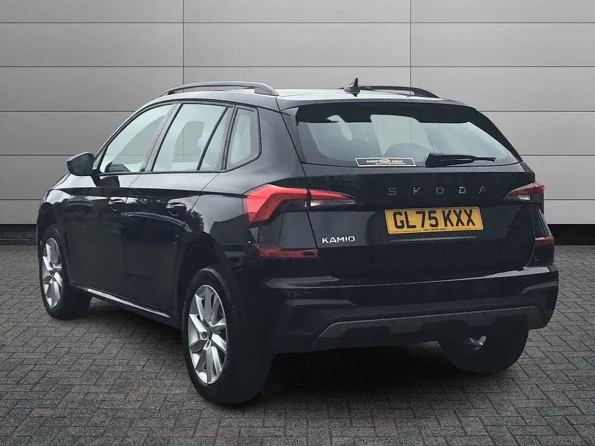 Used Skoda Kamiq SE 85 HP (62 kW) 2025 Black magic pearl effect SUV