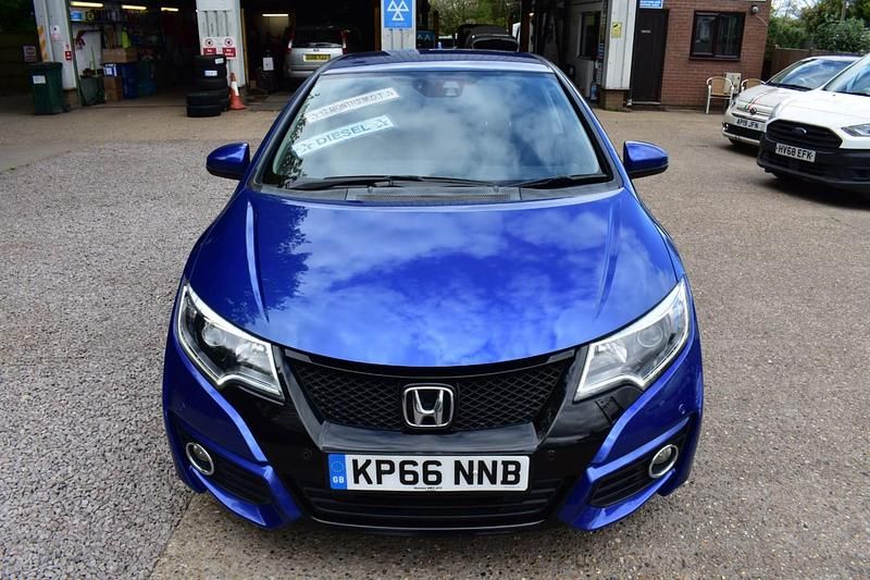 Begagnad Honda Civic SE Plus 2016 Blå Halvkombi