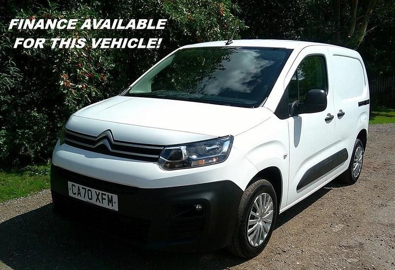 White Used 2020 Citroën Berlingo MPV | £5,750 (Good price) - Image 1/4