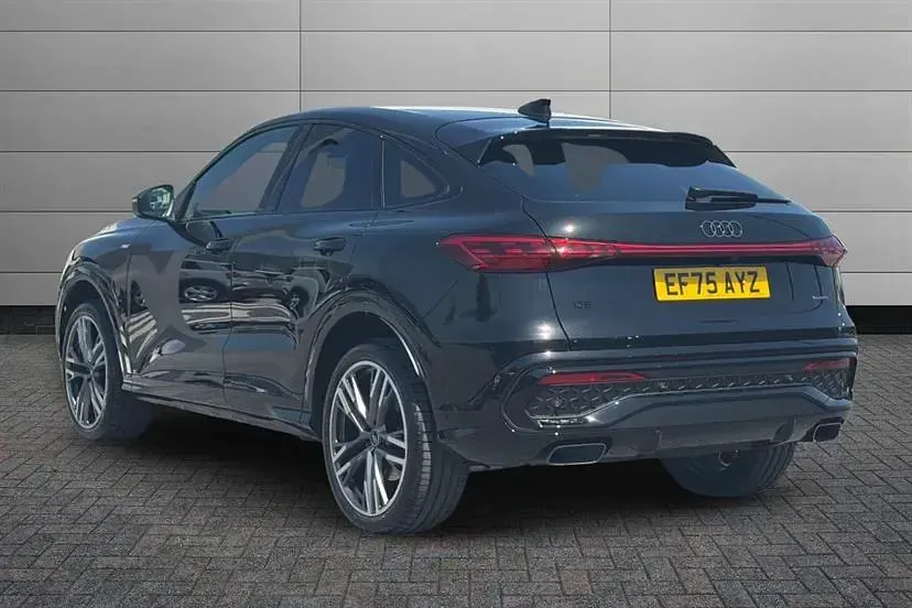Used Audi Q5 Advanced 204 HP (150 kW) 2025 Mythos black SUV