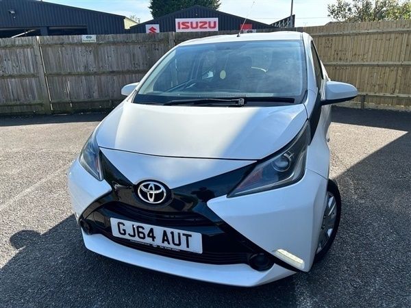 White Used 2014 Toyota Aygo X-play Hatchback | £5,995 (A bit pricey) - Image 1/1
