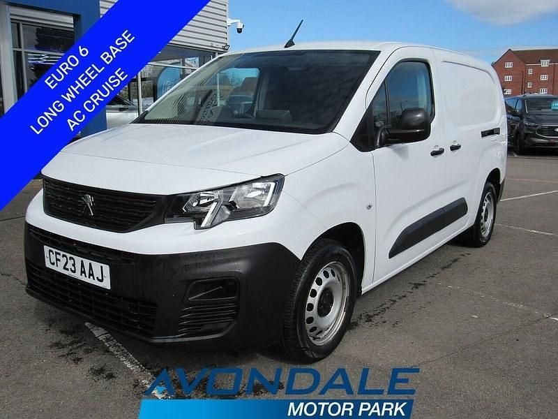 Used Peugeot Partner Premium 2023 White MPV