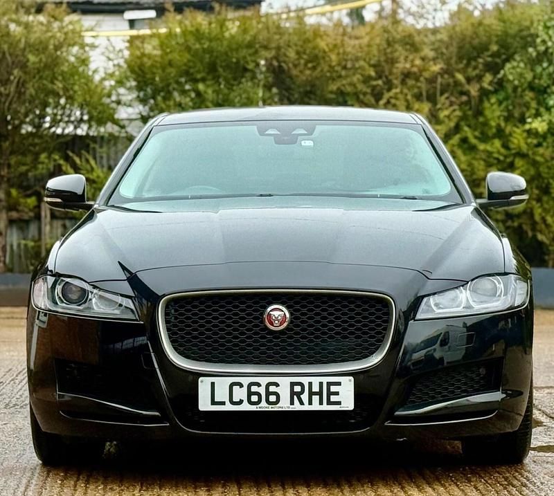 Used Jaguar XF Prestige 180 HP (132 kW) 2016 Black Sedan