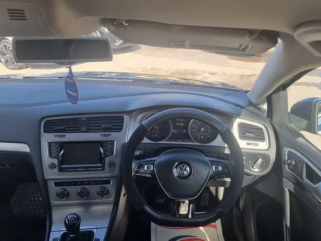 Używany VW Golf VII SE 110 KM (80 kW) 2014 Niebieski Hatchback