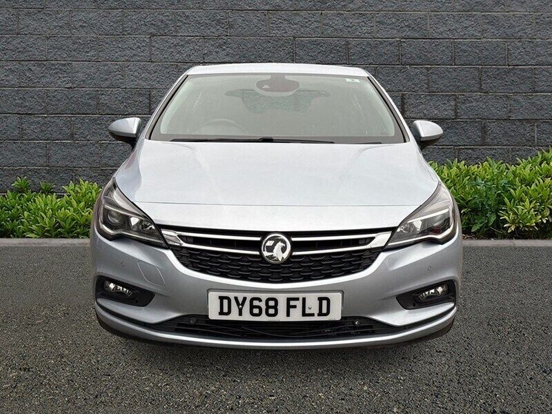 Used Vauxhall Astra SRi 198 HP (145 kW) 2018 Silver Hatchback