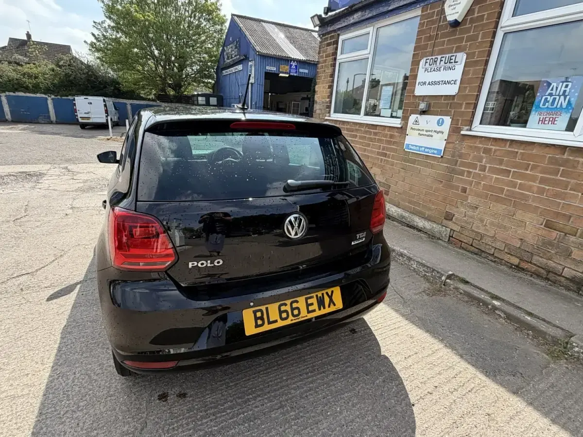 Usado VW Polo Match 90 HP (66 kW) 2016 Preto Citadino