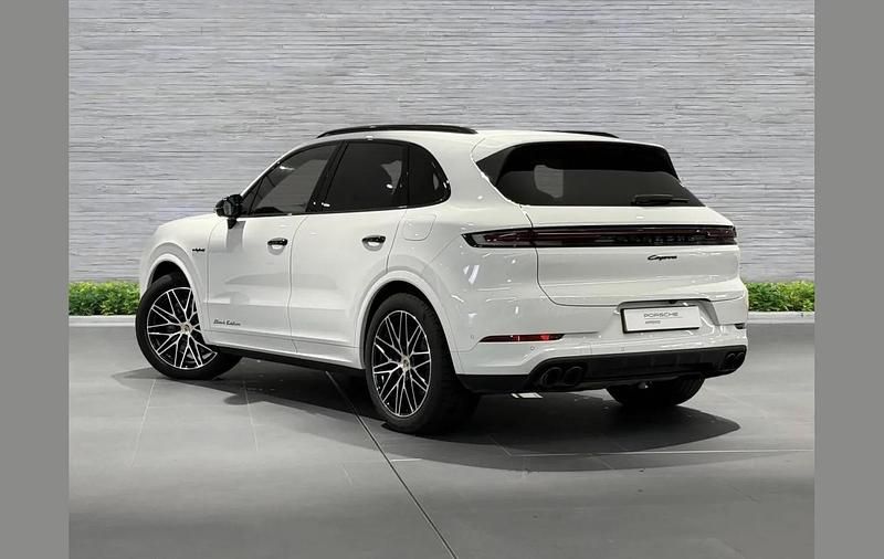 New Porsche Cayenne Black Edition 464 HP (341 kW) 2025 White SUV