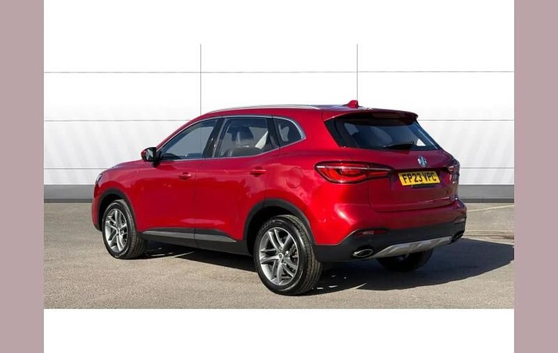 Used MG HS Excite 162 HP (119 kW) 2023 Red SUV