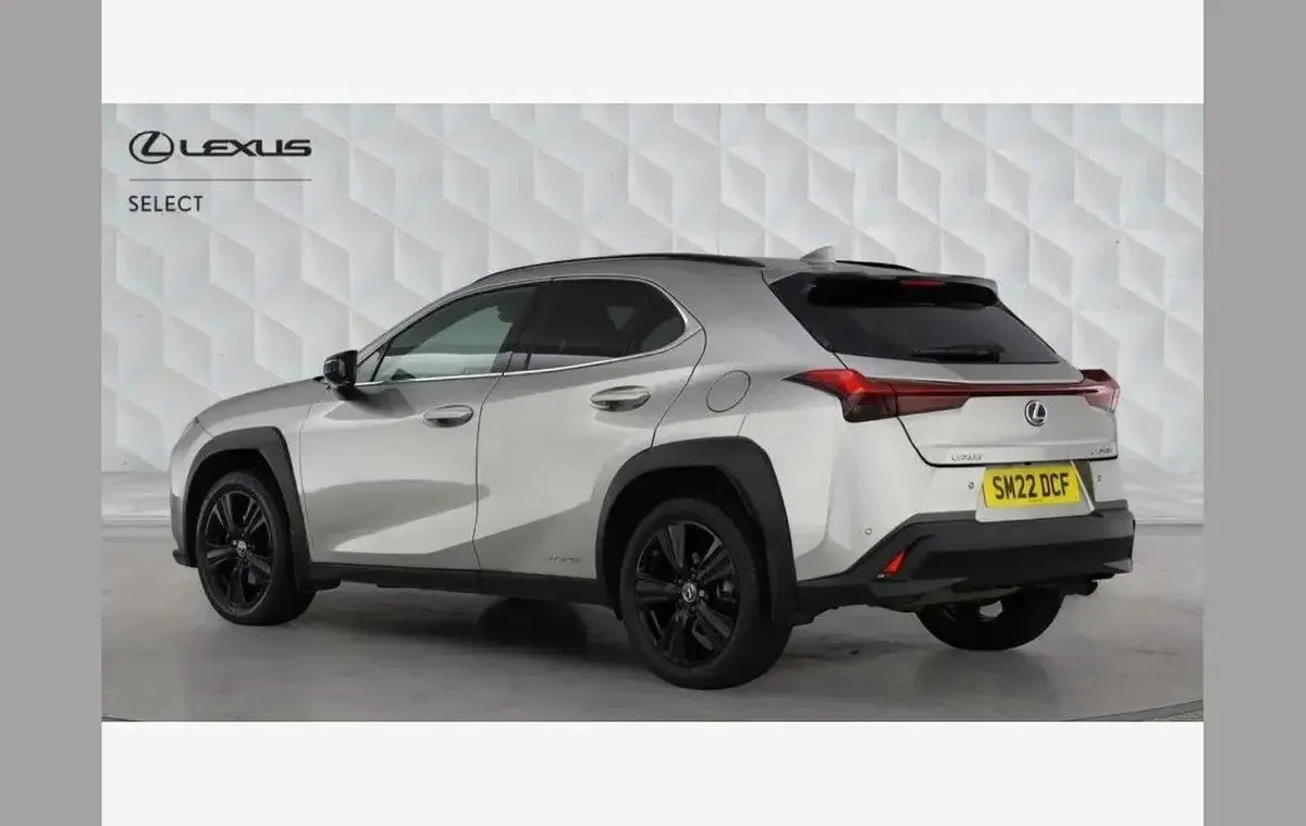 Used Lexus UX 250h 180 HP (132 kW) 2022 Silver SUV