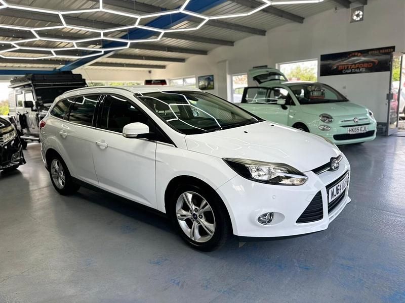 Used Ford Focus Zetec 2014 White Estate