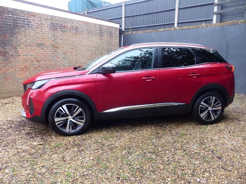 Used Peugeot 3008 Allure Premium 130 HP (95 kW) 2022 Red Hatchback