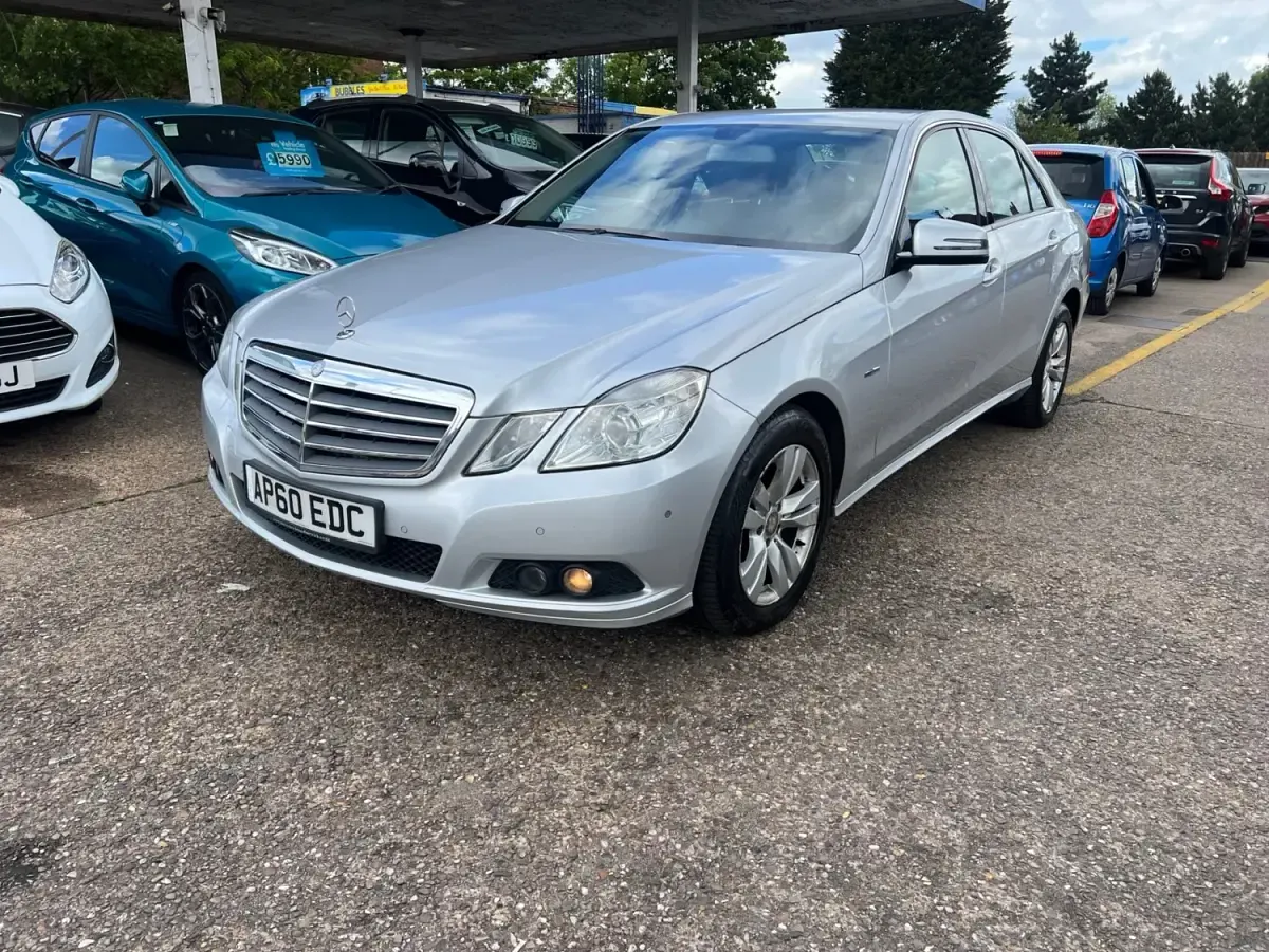 Usado Mercedes E220 SE 2011 Prateado Sedan