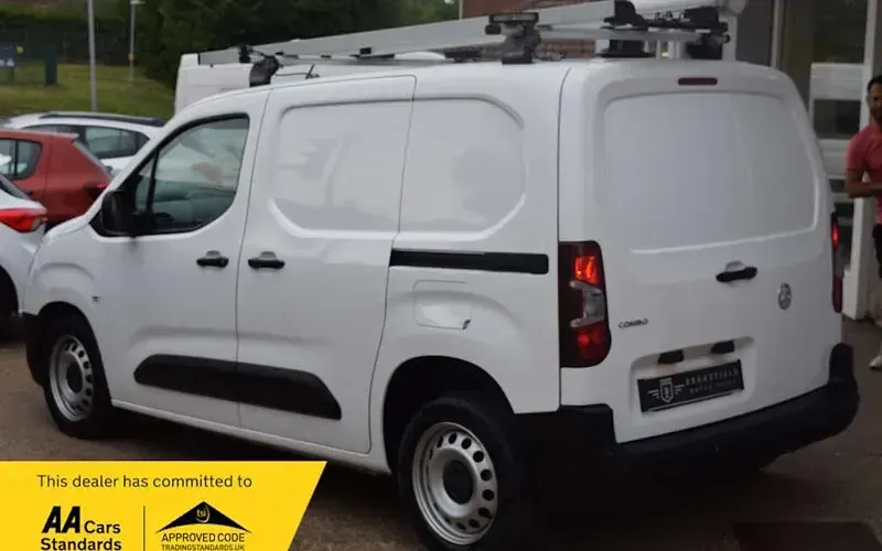 Used Vauxhall Combo Edition 101 HP (74 kW) 2019 MPV